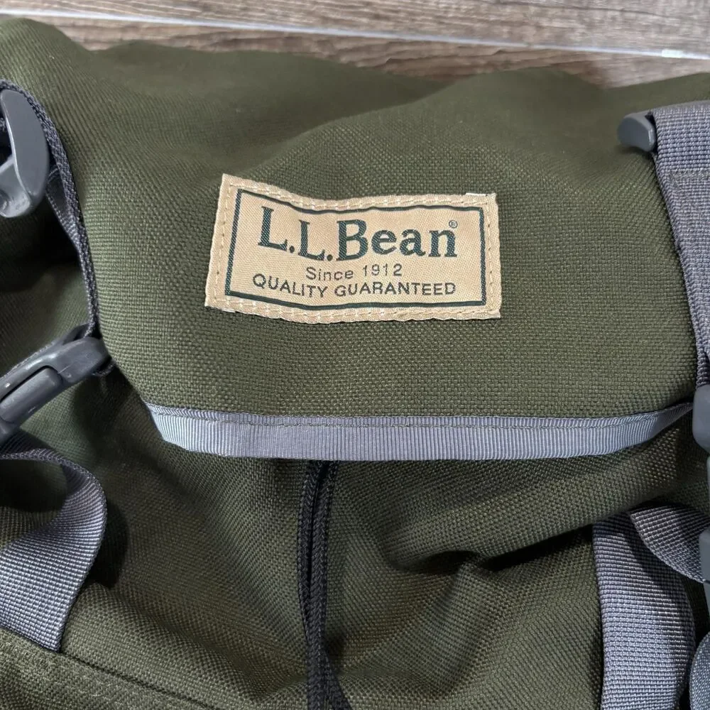 L.L.Bean Continental Backpack Men's Green Canvas Outdoor Padded Rucksack Hiking
